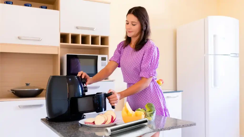 can you put aluminum foil in an air fryer